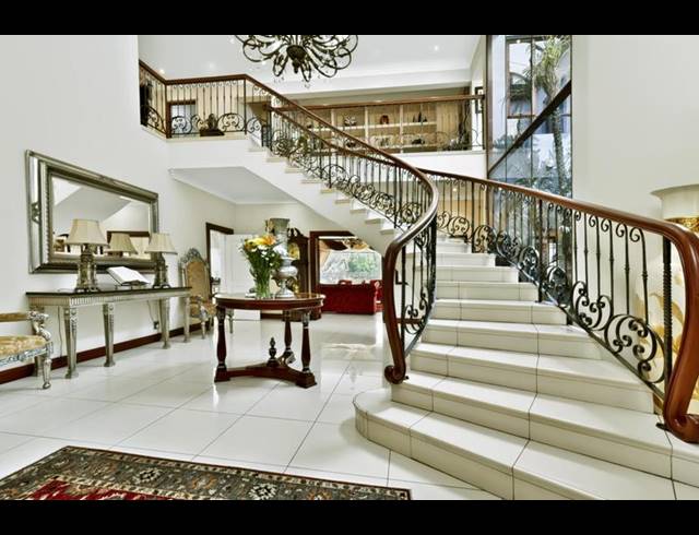 6 BEDROOM HOUSE FOR SALE IN NORTHCLIFF
